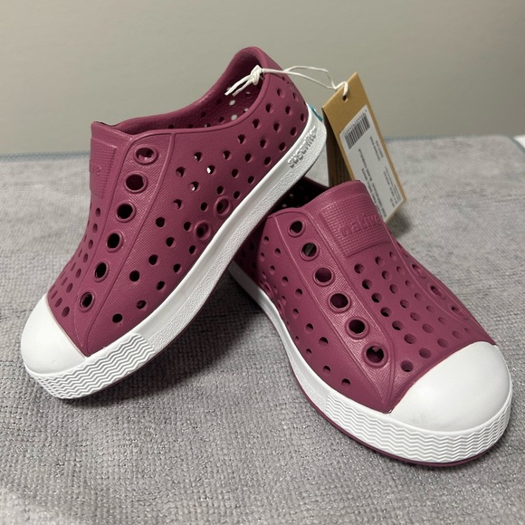 Native Other - Native Kids Water Shoes in dusty pink and White